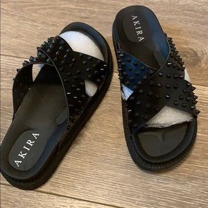 Spiked slipper flats with rise